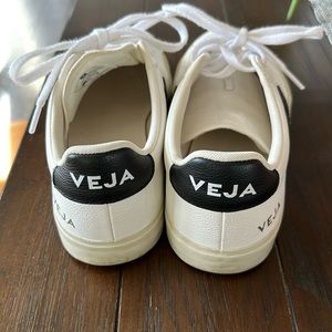 Veja Campo Chromefree Leather Size 9 US/40 Eur